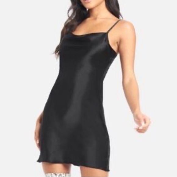 Le Chateau Nightgown Lingerie Satin Slip Dress Black Size Medium New With Tag - Picture 1 of 8